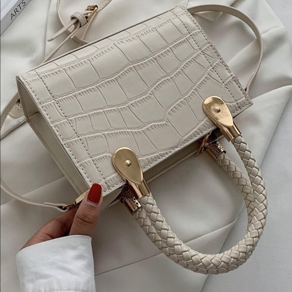 🤍NEW🤍 Small Crossbody/ Handbag - Picture 4 of 4
